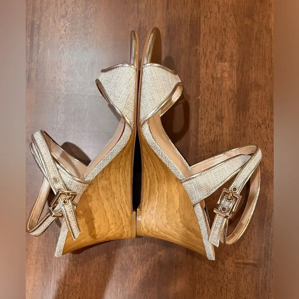 White House Black Market Strappy Wedges Sandal Kaylee Biscotti 2.5